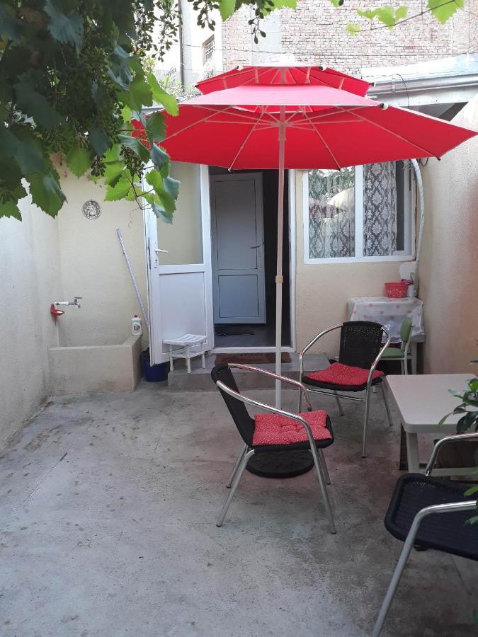 Larisa Apartment Tbilisi ภายนอก รูปภาพ