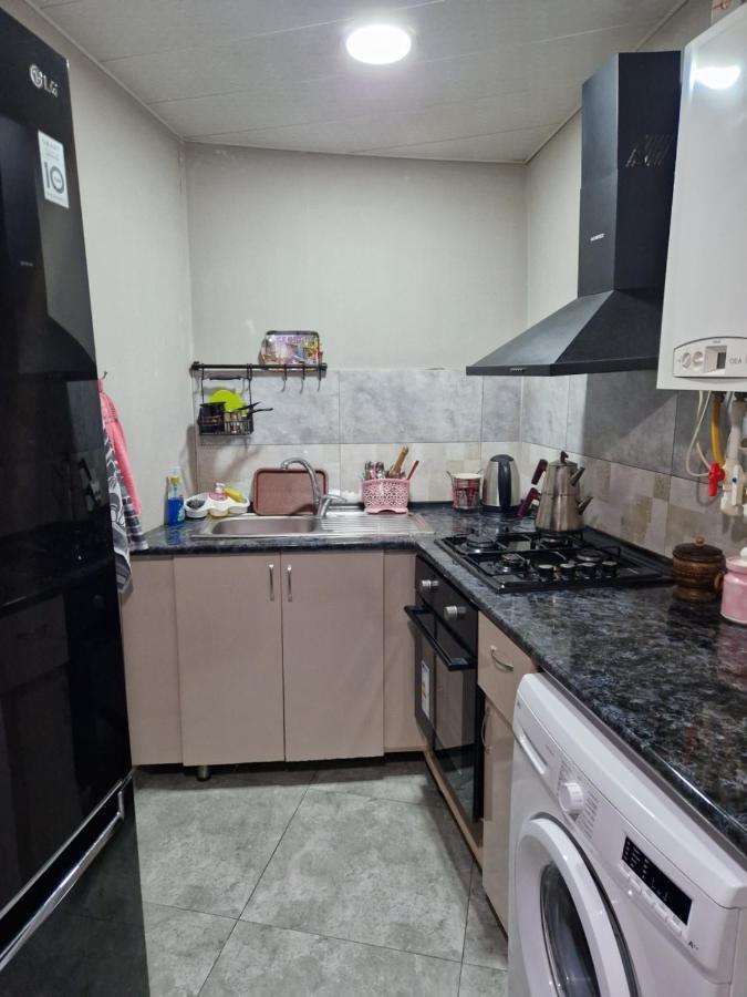 Larisa Apartment Tbilisi ภายนอก รูปภาพ