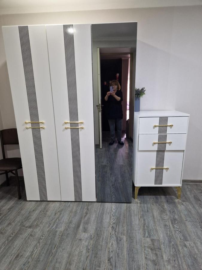 Larisa Apartment Tbilisi ภายนอก รูปภาพ