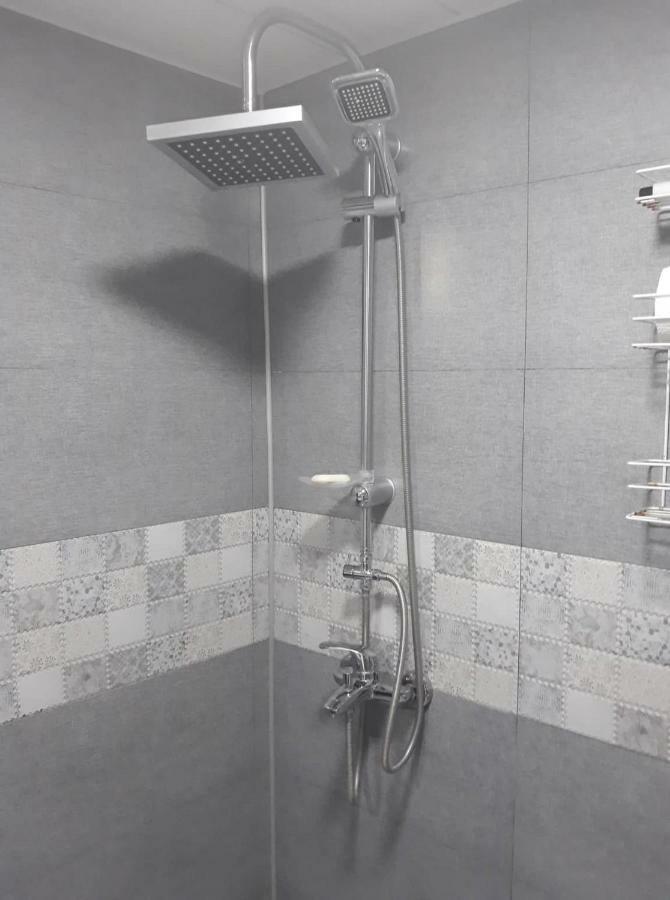 Larisa Apartment Tbilisi ภายนอก รูปภาพ