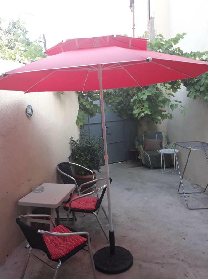 Larisa Apartment Tbilisi ภายนอก รูปภาพ